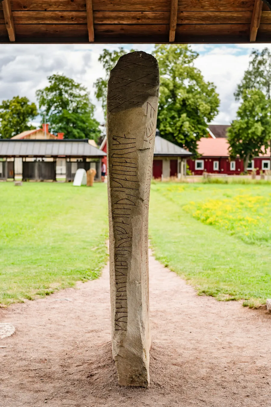 Runor i Rökstenen